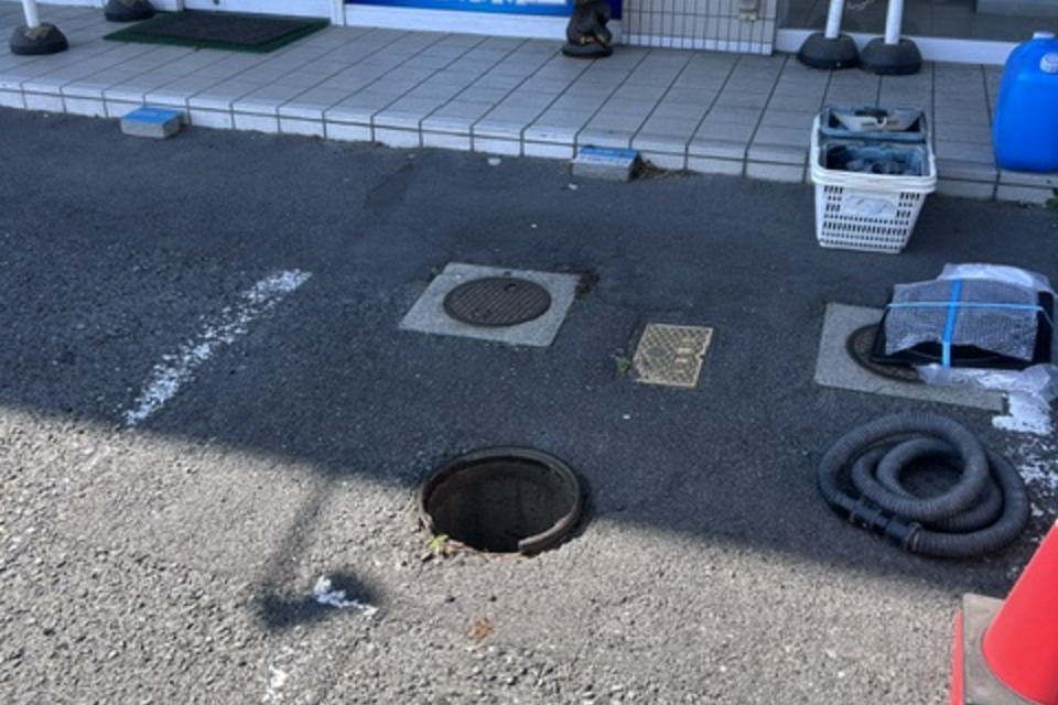 鉄蓋は段々と痩せて割れてしまう事もありますの画像
